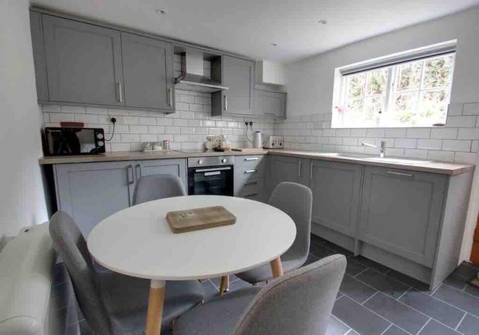 Apartment Bakewell- Super 2 Bed