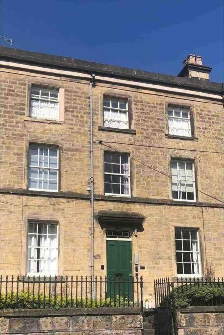 Bakewell- Super 2 Bed Apartment *